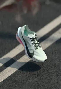 Кроссовки для бега по шоссе zoomx vaporfly next% 4 Nike Performance, White/Black/Hyper Pink/Mint Foam/Silt Red/Glacier Blue