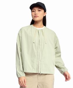 Куртка с круглым вырезом, защищающая от ультрафиолетового излучения и водоотталкивающая.