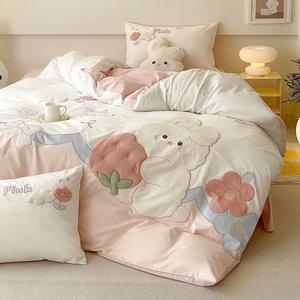 AVIVI Комплект постельного белья 1.5 м, простыня, пододеяльник 200x230 см, кролик с клубникой