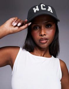 Бейсболка Weekend Collective с университетской графикой в ​​цвете «вымытый уголь»