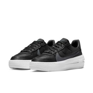 Женские кроссовки Nike Air Force 1 DJ9946-001, черные с белой кожаной платформой