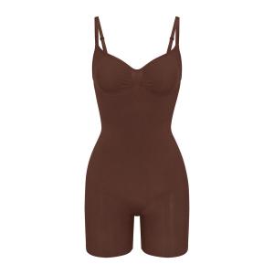 Боди до средины бедра SKIMS Seamless Sculpt, цвет Cocoa