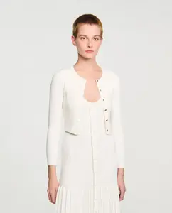 Короткий женский кардиган из канеле Sandro, белый