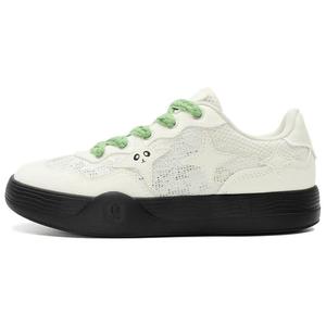 QIAODAN Коллекция обуви Stars. Амортизирующие, износостойкие низкие кроссовки для скейтбординга для женщин. Цвет: слоновая кость