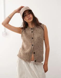 Жилет Weekday с высоким V-образным вырезом из бежевого меланжа эксклюзивно для ASOS