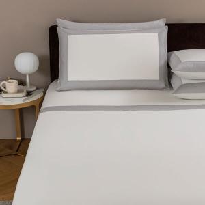 Комплект постельного белья Frette Bold Cal King с контрастной окантовкой, 183×213, молочный/светло-серый