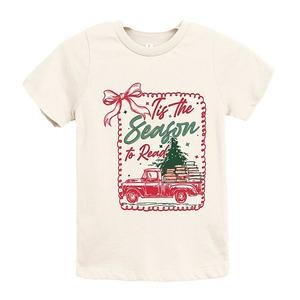 Футболка с принтом "Tis the season to read red truck" The Juniper Shop, Cream