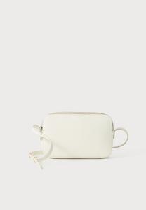 Сумка кросс-боди Calvin Klein EMBLEM ELONGATED CAMERA BAG, White