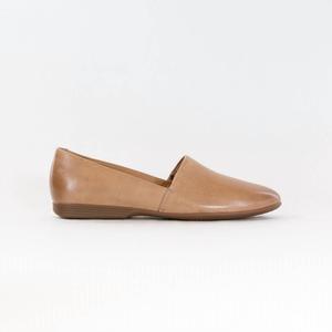 Женские мокасины Larisa Flat Loafer в бежевом цвете dansko