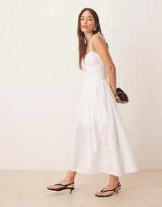 Платье-миди с вышивкой New Look Milkmaid на бретелях белого цвета