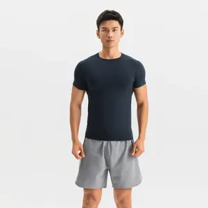 Мужская силовая футболка Domyos бесшовная облегающая графит