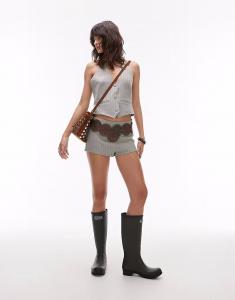 Классические шорты Chloe в серую полоску Lioness