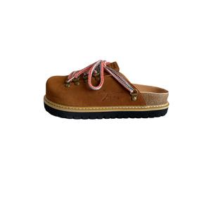 TZ Official Скользоустойчивые закрытые тапочки унисекс коричневые, цвет Brown