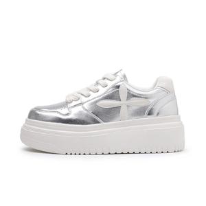 Roubini Прочные легкие дышащие лоу-топ скейтборд кроссовки женские Silver, цвет Silver