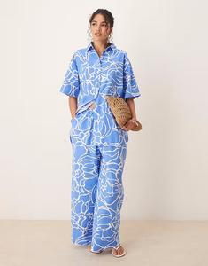 Широкие брюки с синим абстрактным принтом Asos Design