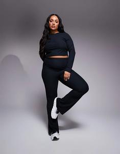 4505 Curve Мягкая на ощупь Укороченная футболка с длинным рукавом в рубчик черного цвета