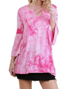 Топ с рукавами-колокольчиками и узором «Tie Dye» розового цвета umgee