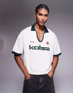 Укороченное поло свободного кроя ASOS DESIGN с вышивкой на груди и контрастным воротником кремового цвета