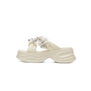 DAPHNE Женские полиуретановые бесшумные шлепанцы Beige, цвет Beige