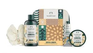 The Body Shop, Набор косметичек с миндальным молоком Soothe & Smooth, 3 шт. + губка