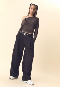 Брюки Stradivarius SMART WITH DARTS, Black