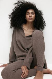 Свитер тонкой вязки с воротником H&M, коричневый