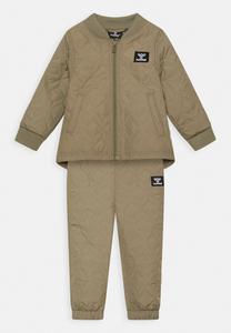 Куртка демисезонная MINI THERMO UNISEX SET Hummel, цвет vetiver