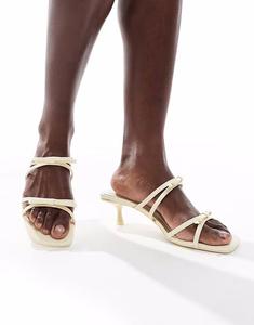 Туфли Stradivarius с ремешками и каблуком-рюмочкой в цвете «масло»