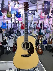 Акустическая гитара Martin D-45 с верхней декой из ели, задней частью и сторонами из индийского палисандра, грифом из красного дерева и грифовой доской из эбена - натуральный цвет