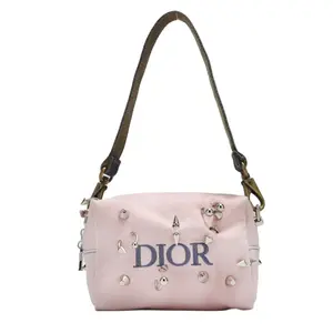 Косметички и сумки для туалетных принадлежностей унисекс DIOR