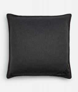 Intrecciato patch cushion BOTTEGA VENETA, черный/серый