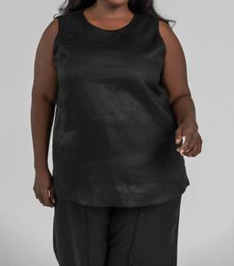 Топ-майка Ava Linen плюс размера в черном цвете Adriana Contreras
