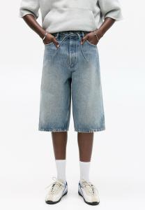 Джинсовые шорты SKATER BERMUDA PULL&BEAR, цвет Light Blue Denim