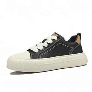 SENJIALUO Абразивостойкие легкие нескользящие низкие скейтбордские кроссовки мужские - черные, цвет Black