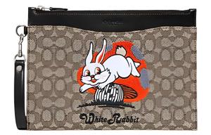 COACH Baymax Rabbit, Collaboration Hitch Кожаная клатч большая женская черная