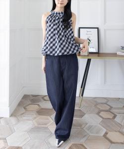 Блузка в клетку с воротником-халтером