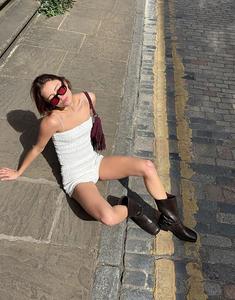 Кружевной топ-бандо Bershka белого цвета