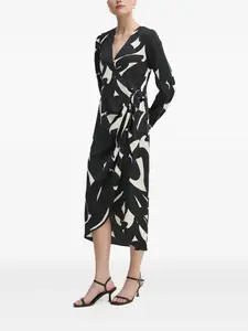 Платье с запахом и абстрактным принтом DKNY, черный