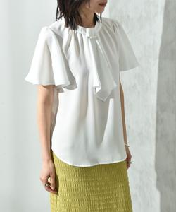 Блузка из мохового крепа с жемчужной металлической планкой и расклешенными рукавами Interplanet, цвет Off White