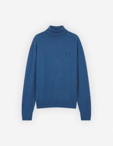 Водолазка Maison Kitsune с нашивкой в виде головы лисы.