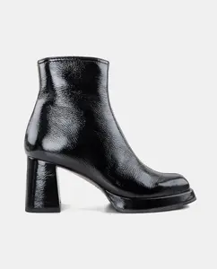 Женские кожаные ботильоны в оттенках с массивным каблуком Chie Mihara, черный