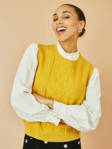 Кабельный безрукавный джемпер-жилет Yumi, Mustard