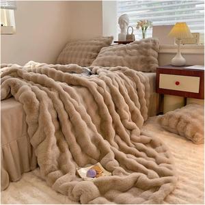 ADovz Комплект постельного белья Adovz Super Fluffy с имитацией кроличьего меха