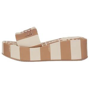 Шлепанцы женские бежевые Fendi