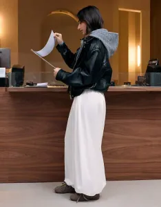 Белые брюки-шару из поплина Bershka