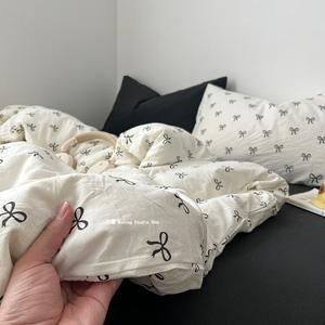 Muji Комплект постельного белья из 3 предметов (простыня 120 см, пододеяльник 150х200 см), цвет Black Bow Tie, класс А