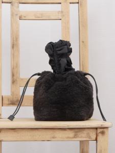 Сумка-тоут с ручкой-оборочкой