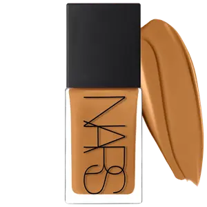 Светоотражающая тональная основа средней степени покрытия с пептидами какао, улучшающая состояние кожи. NARS, 1 oz/30 mL, Macao