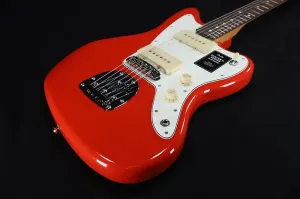 Fender Player II Jazzmaster с грифом из розового дерева, цвет Coral Red 969