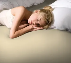 Простыня на резинке Bella Donna Premium La Piccola, натуральный цвет, размер 200x190-200см Formesse